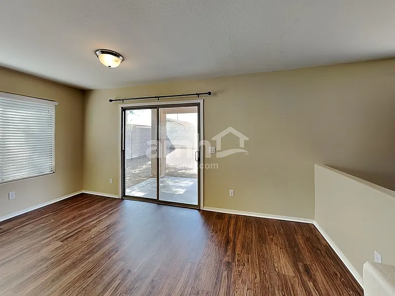 25788 W Nancy Ln — Photo 4