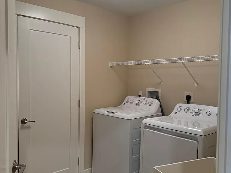 83 E Church St #111 — Photo 28