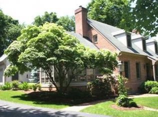 1071 Hunters Path, Lancaster, PA 17601