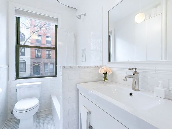 5th image of 1466 Lexington Ave #2D