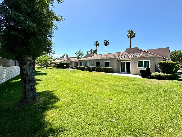 74880 San Simeon Dr — Photo 1