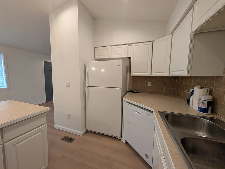 4526 E Frederick Ave — Photo 7
