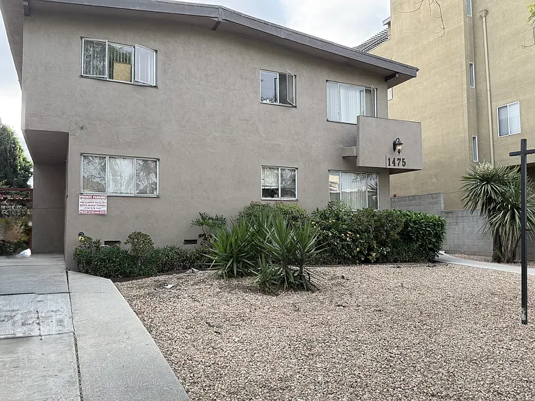1475 S Wooster St #8 — Photo 3