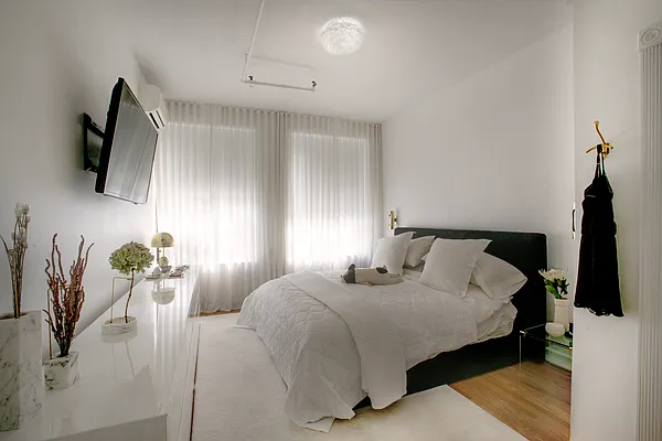 Rented by Makover Group Inc | media 24