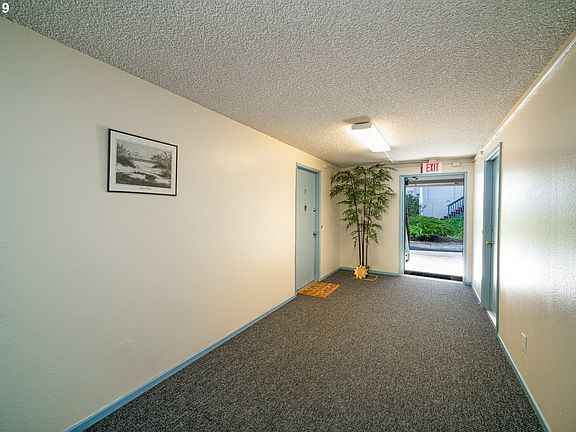 5th image of 307 NE 85th St Unit D