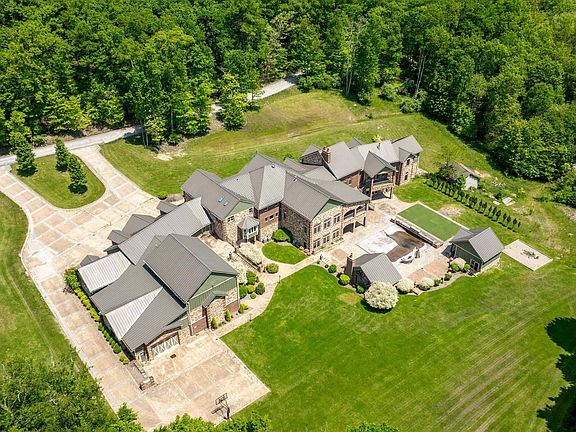 3rd image of 80 Wildwood Lk