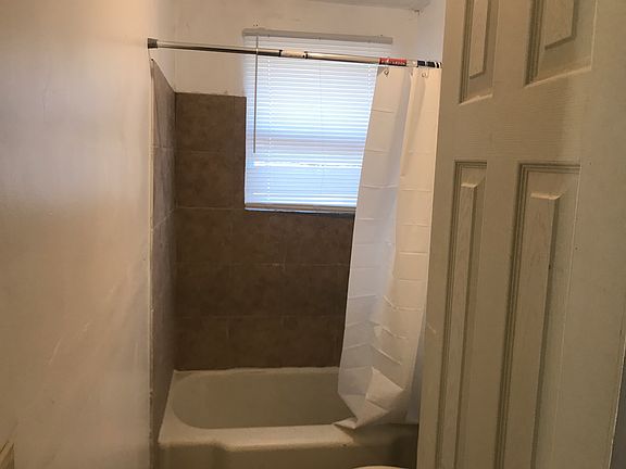 2nd image of 8557 Jane Ave