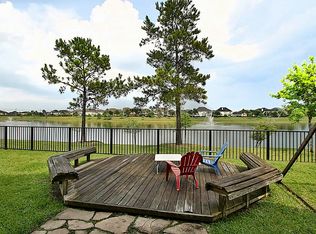 2403 Harbor Chase Dr, Pearland, TX 77584