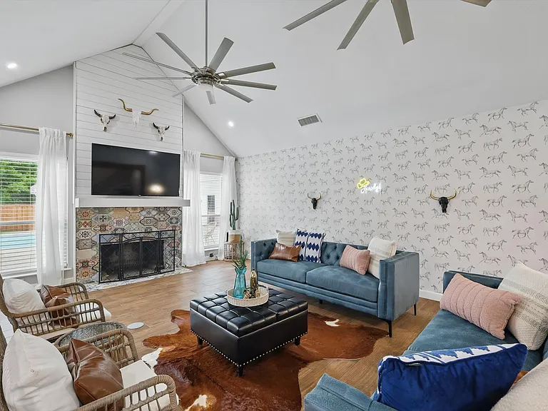6333 Tosca Dr — Photo 8