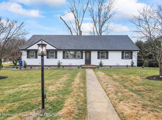 2 Thompson Ln, Ocean, NJ 07712