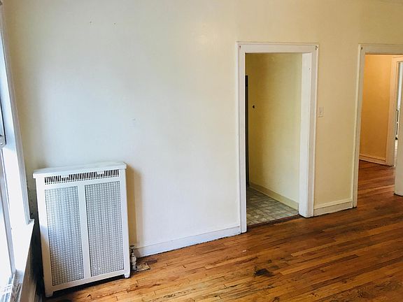 2nd image of 4957 W Schubert Ave