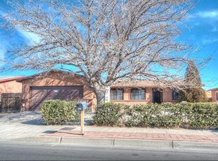 1112 Sapphire St SW, Albuquerque, NM 87121