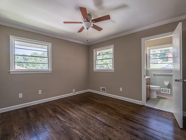 3149 Gay Dr — Photo 36