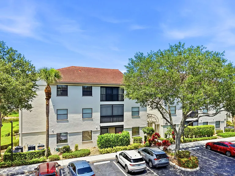 5157 Floria Way #J — Photo 4