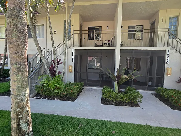 16278 Laurel Dr #202 — Photo 4