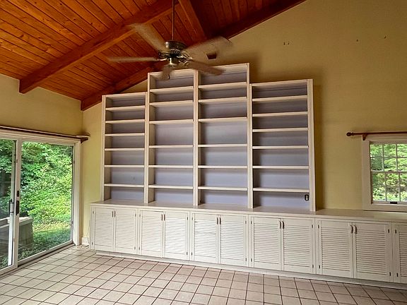 5th image of 15 Canterbury Ln #&-16