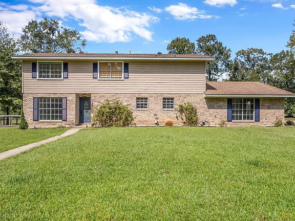 2nd image of 311 Willow Oak Ln