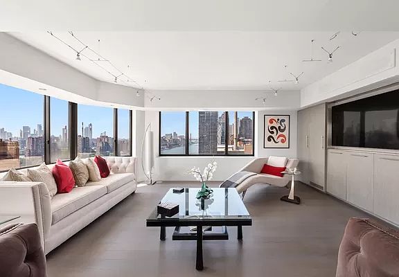 3rd image of 10 E End Ave Penthouse D