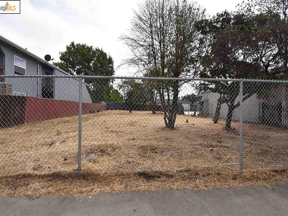 2nd image of 636 Clara St