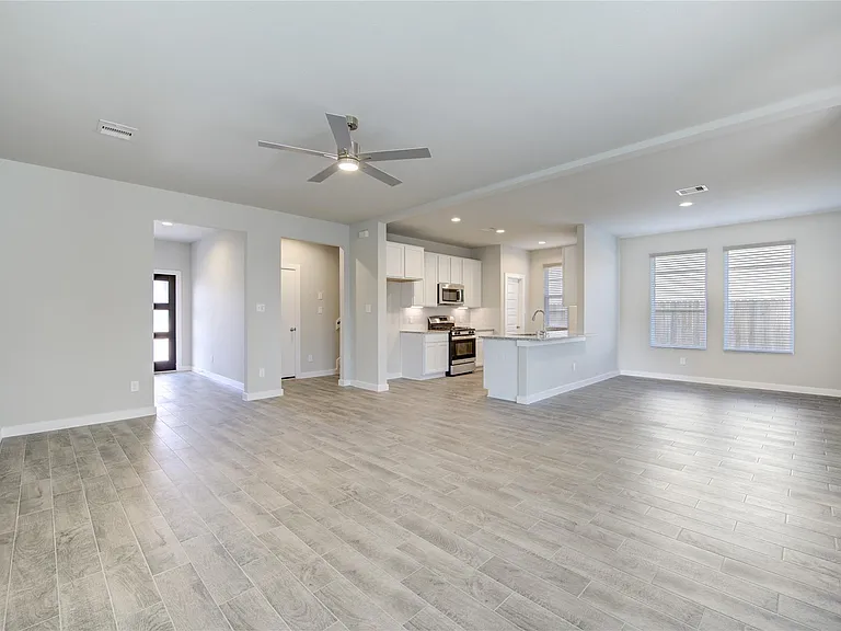 2623 Finley Ln — Photo 8