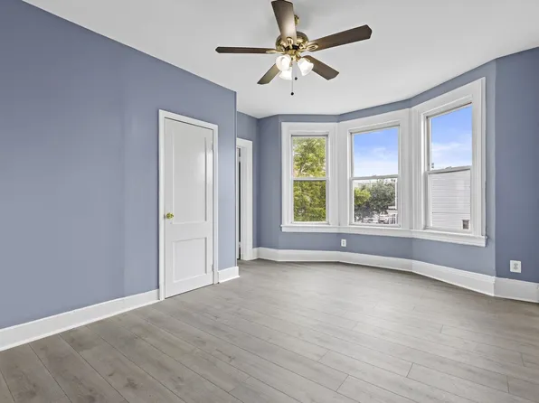 209 Danforth Avenue image 6 of 15