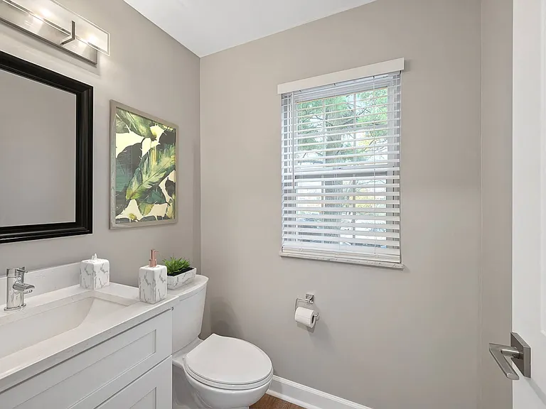 Indian Creek Apartments and Townhomes — Photo 160
