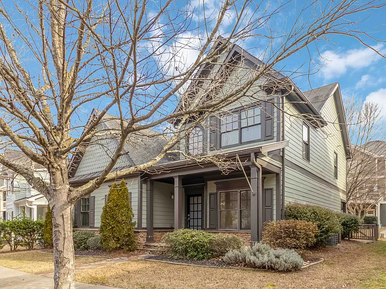 1529 Gilstrap Ln NW — Photo 3