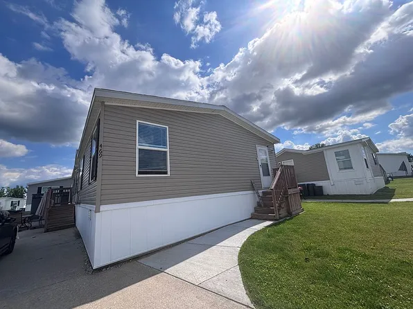 469 Polo Ct, Grand Blanc, MI 48439