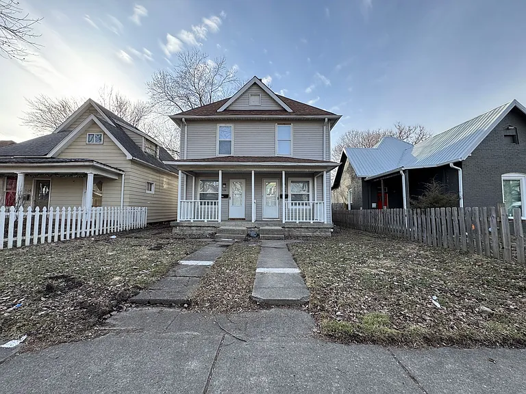 1132 N Oxford St — Photo 1