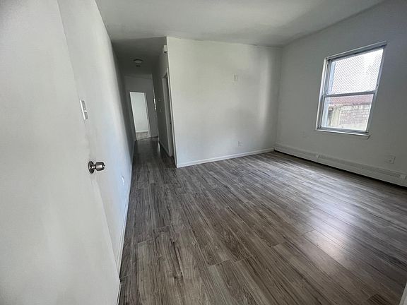 4th image of 543 Ellsworth Ave APT 3