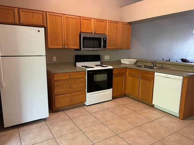 129 Reserve Cir #209 — Photo 6