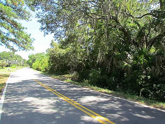3rd image of 90 Coosaw River Dr