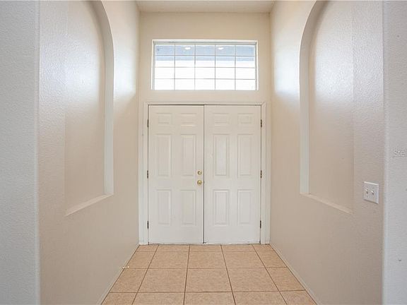 3rd image of 555 Terranova Cir