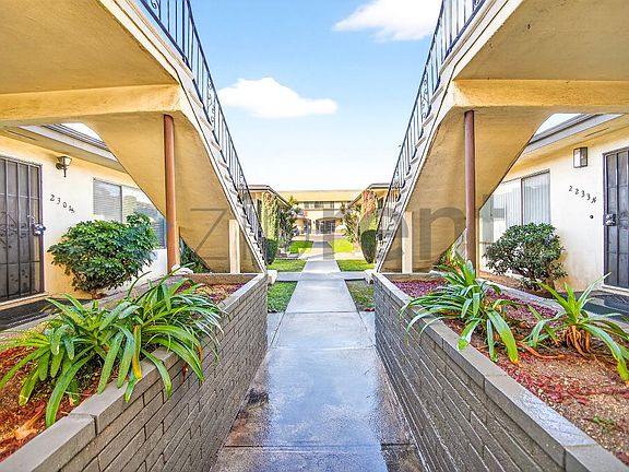 3rd image of 2303 W Beverly Blvd