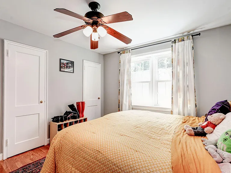 Bedroom can hold large furniture!
