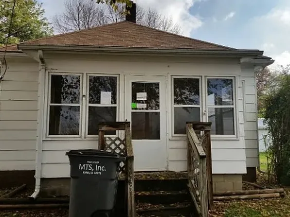 313 Pullen Ave, Oakland, IA 51560