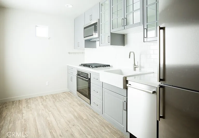 210 Laurel St #A — Photo 4