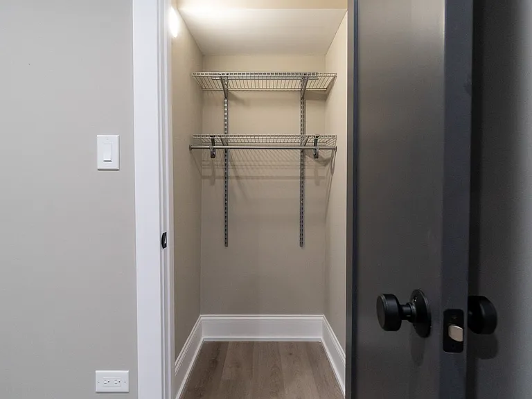 Pf Arg 5400 N. Paulina — Photo 27