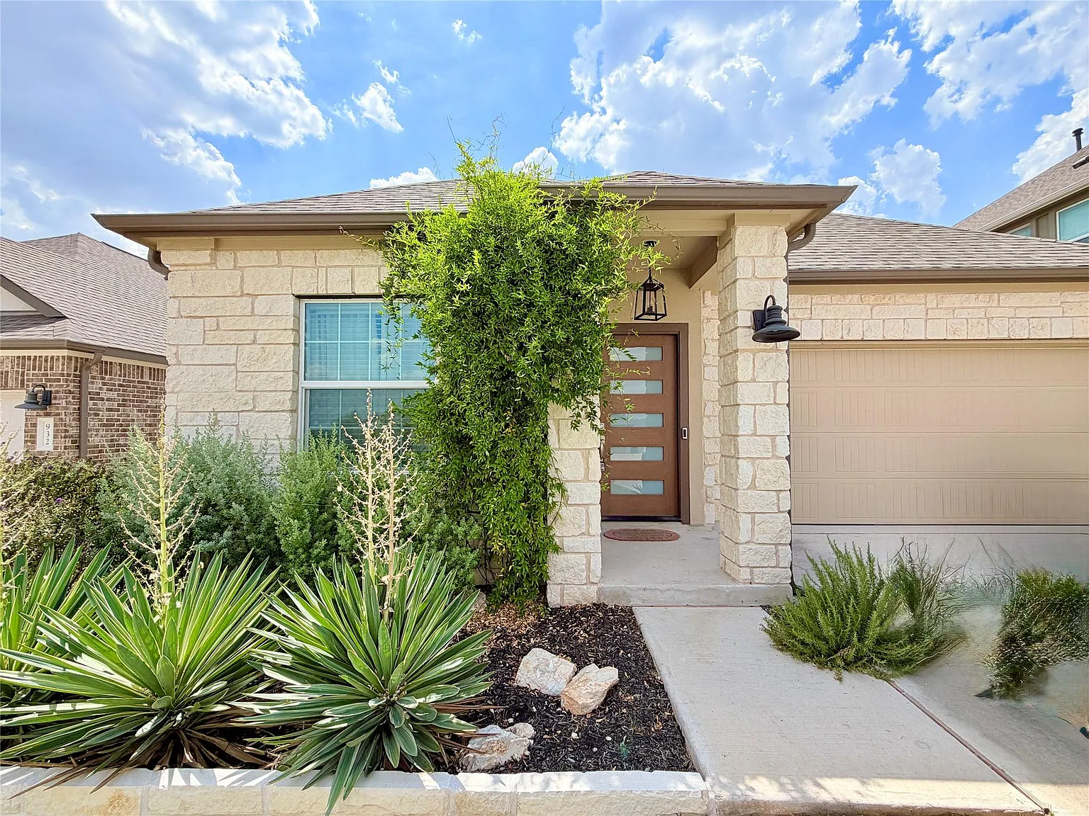 3 bed, 2.0 bath, 1765 sqft, $2,300 — Photo 1