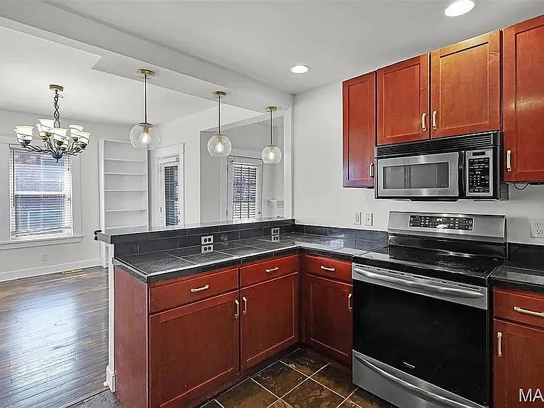 2326 Bellevue Ave — Photo 6