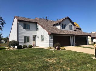 421 Clearwater Dr, Champaign, IL