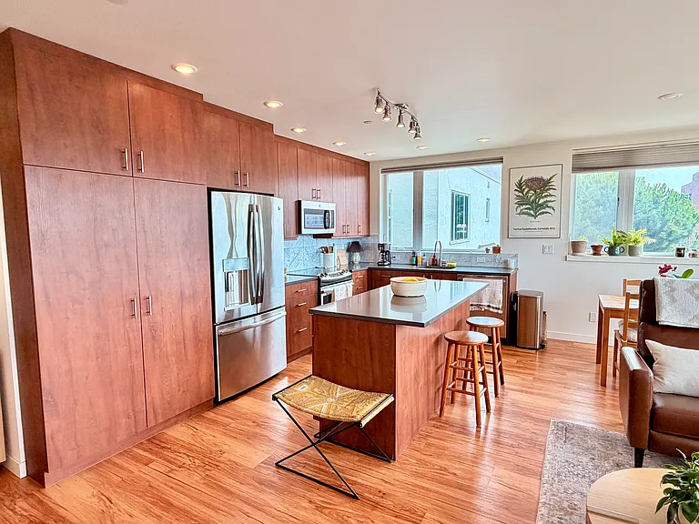 2351 Franklin Ave E #202 — Photo 5