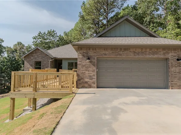 4 Cyrus Ln, Bella Vista, AR 72715