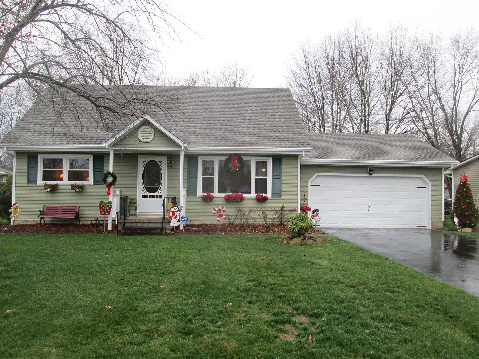 520 Meadowland Dr photo 1