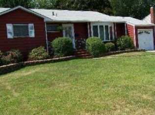 8 Laurinda Dr, Commack, NY 11725