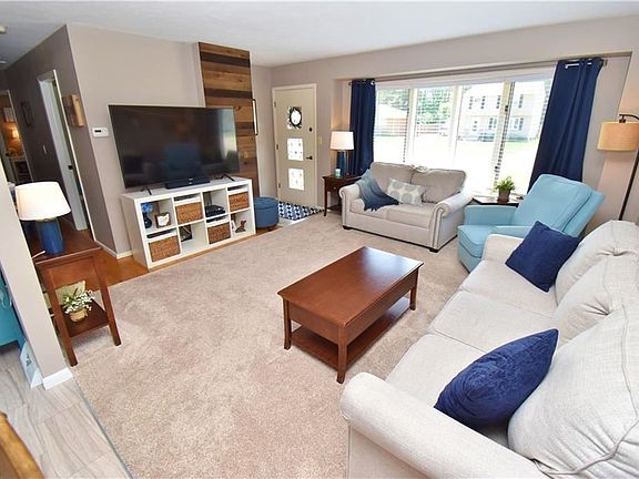 2nd image of 36063 Hillcrest Dr