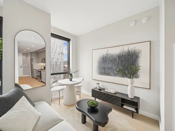 567 Fulton Street 5G image 2 of 8
