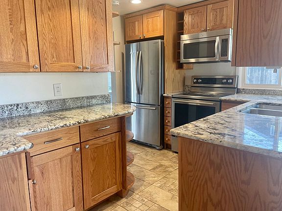 3rd image of 11434 Marine View Dr SW