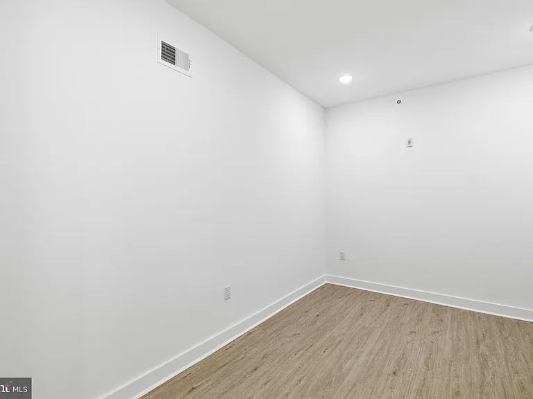 4021 Brown St #3 — Photo 9
