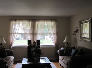 801 Boxwood Cir, Warminster, PA
